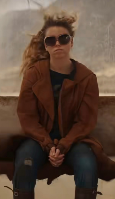 《超女：明日之女》：重新定义女性超级英雄的全新篇章