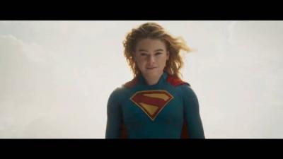 DC新片《超级少女》震撼公布：米莉·阿尔柯克演绎颓废拽姐版超女